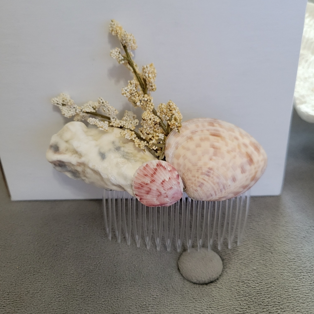 Authentic Seashell Hair Accessory - Picture 3 of 11